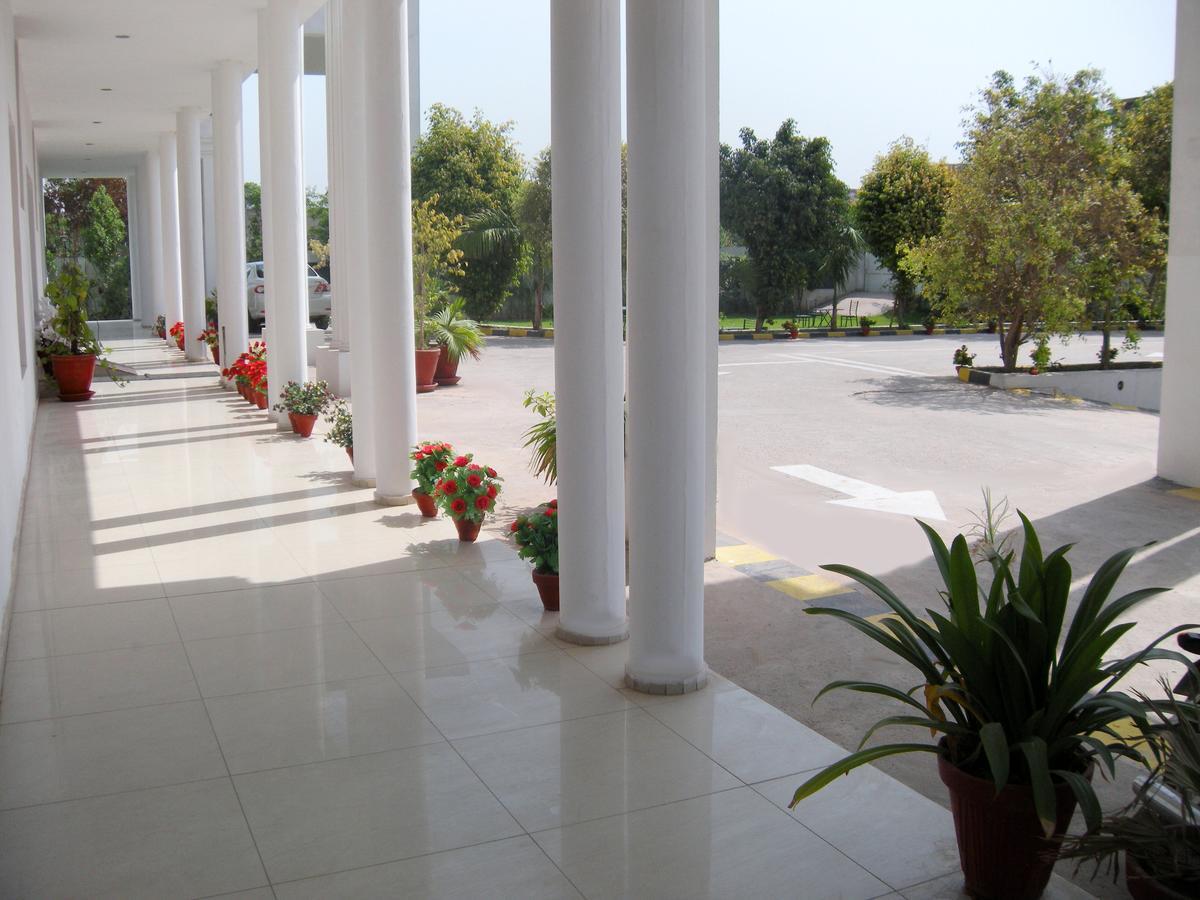 Hotel Grand Enclave Lahore Exterior foto
